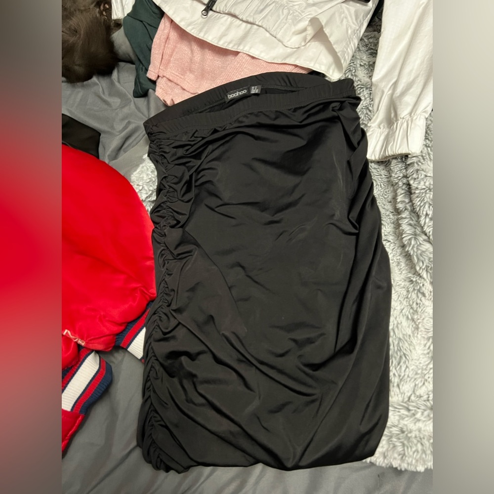 Boohoo scrunch skirt
